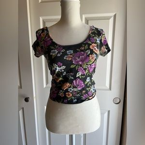 Floral crop top size m